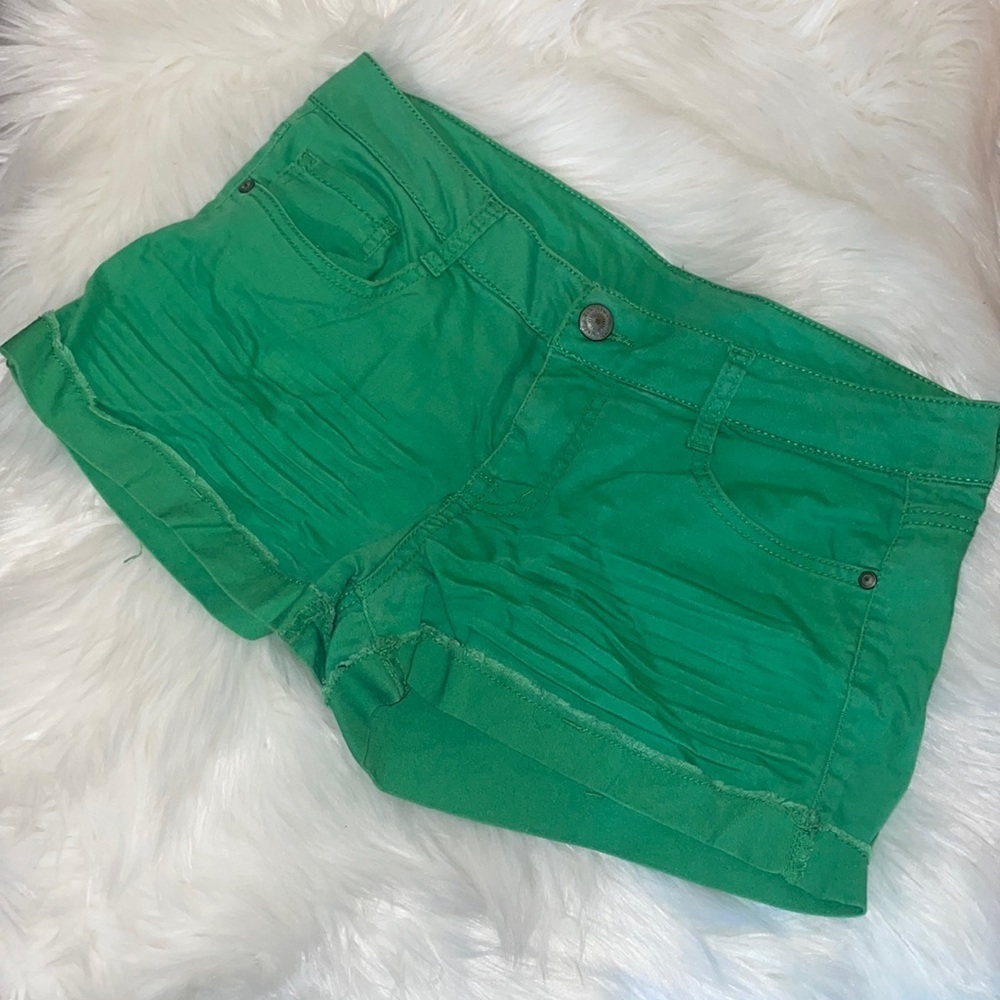 Size 11 Bright Green Jean Shorts C1